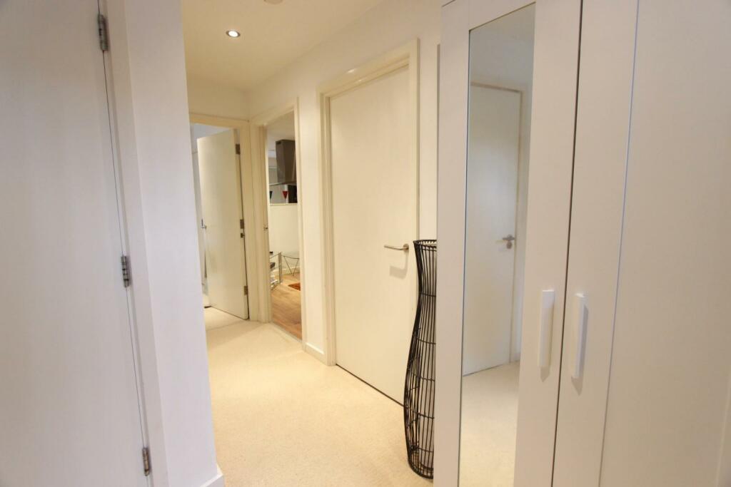 2. hallway .JPG
