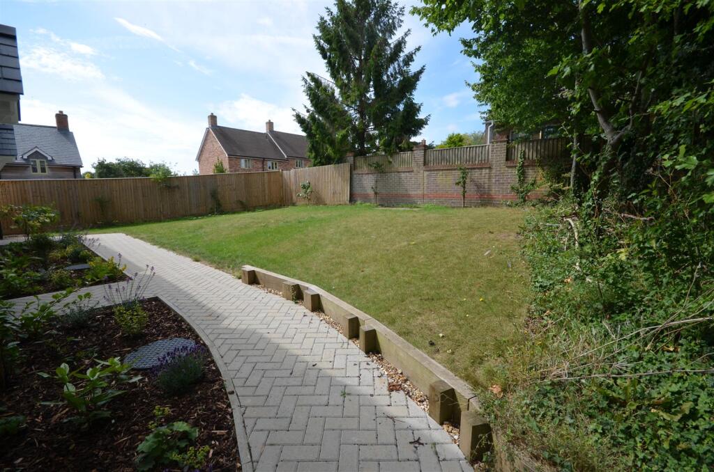 Front Communal Garden
