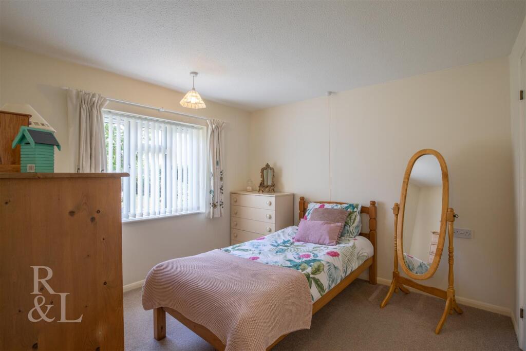 2 Gardens Court (5).jpg