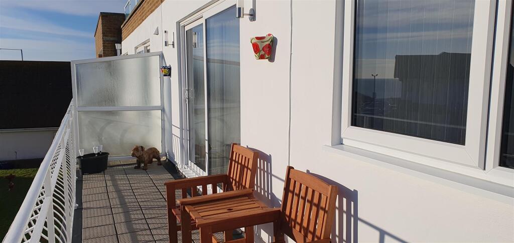 balcony .jpg