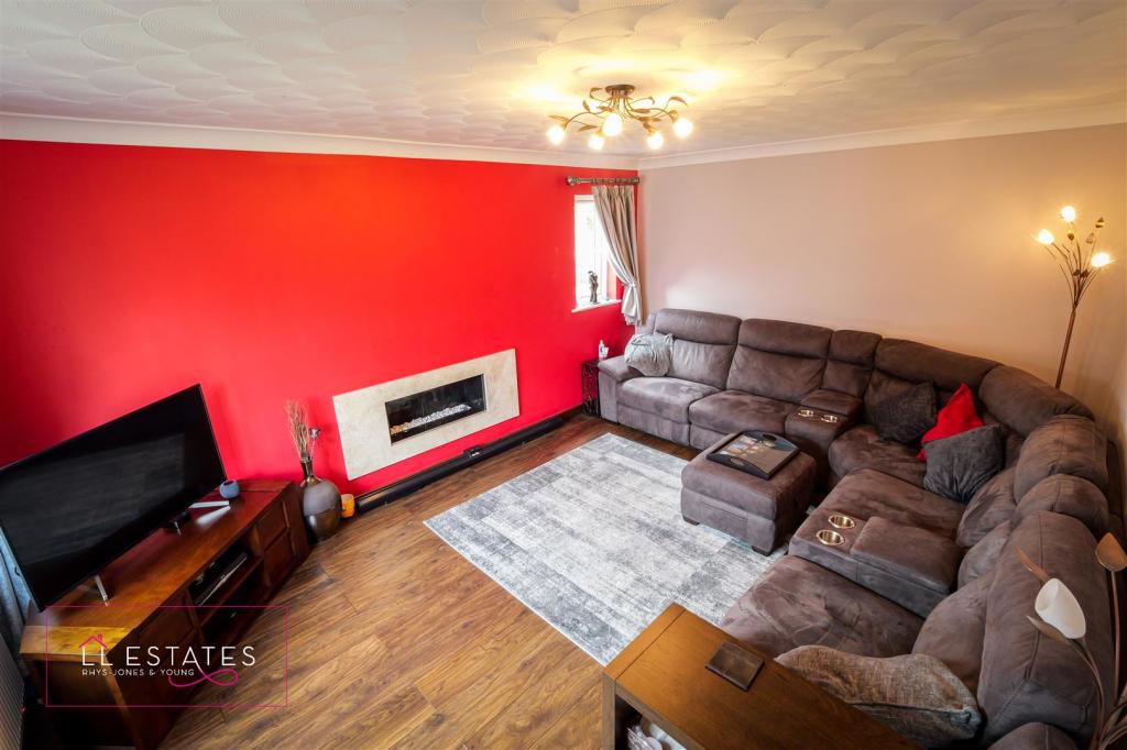 45 Bodelwyddan Ave-26.jpg