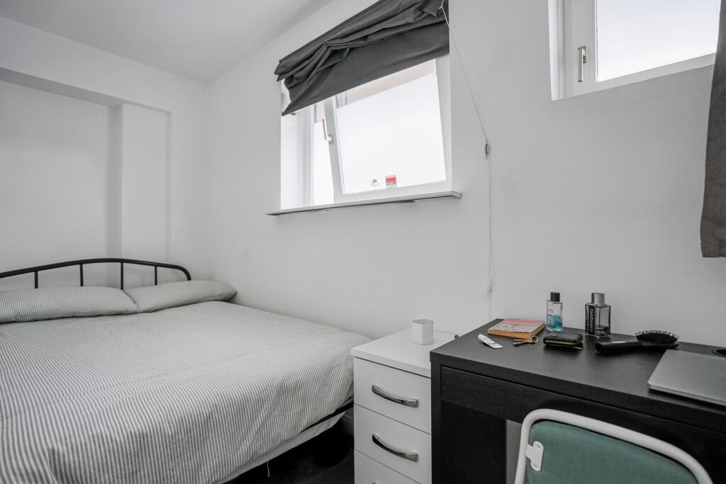 Flat 14, Albert Starr House, Haddonfield Estate, Bush Road, Surrey Quays, London SE8 5AS