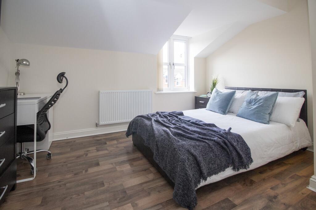 Student Digs - Blue 