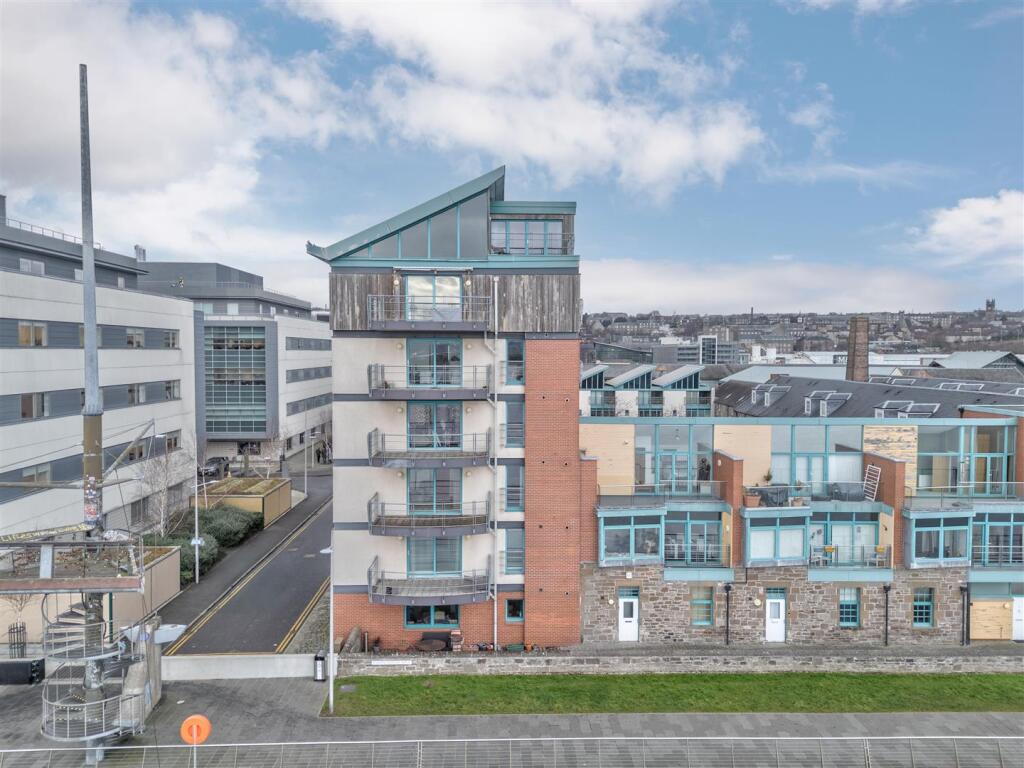 Unicorn Court, 62 Victoria Dock Road Dundee-3.JPG