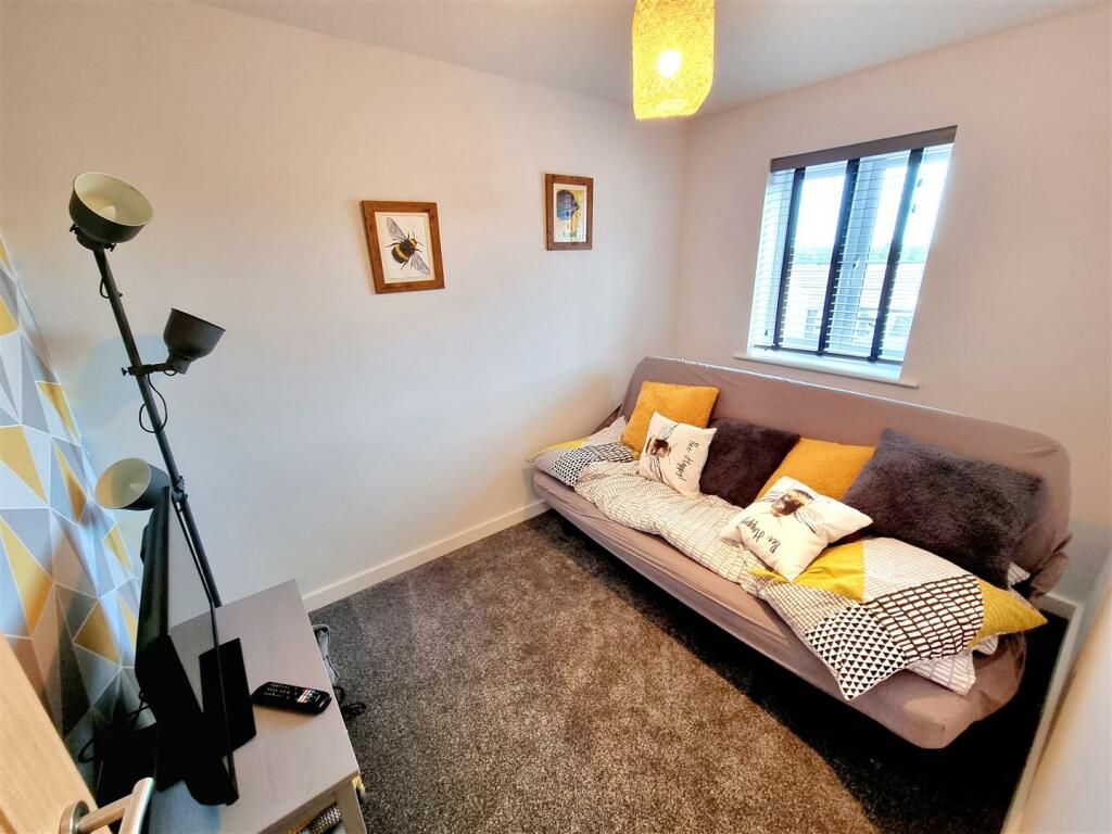 Bed 4.jpg