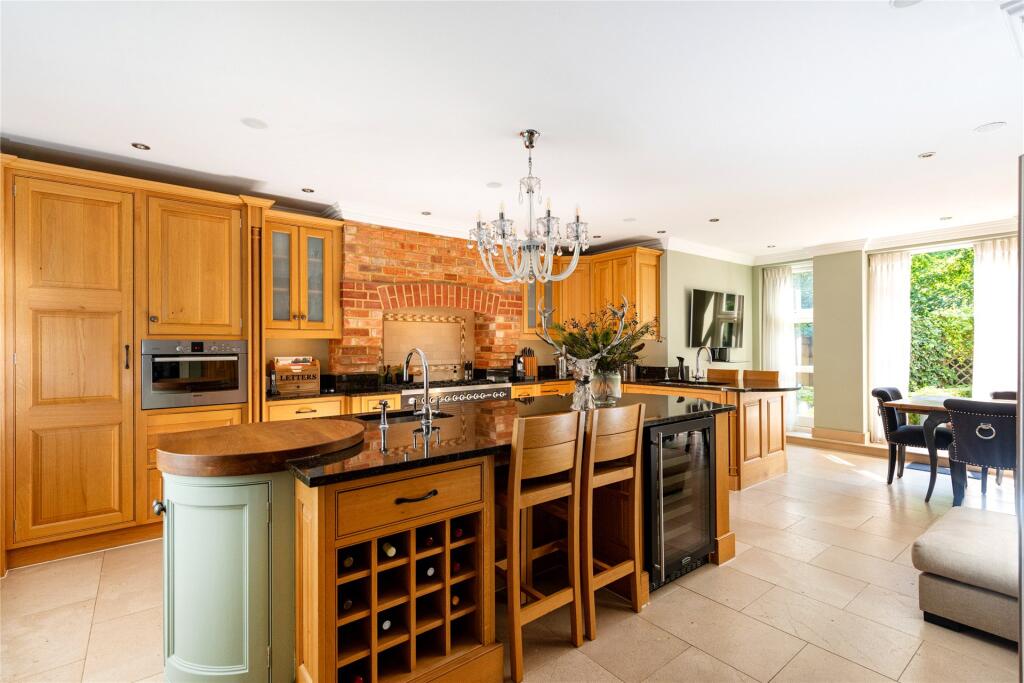 Kitchen/Breakfast Rm