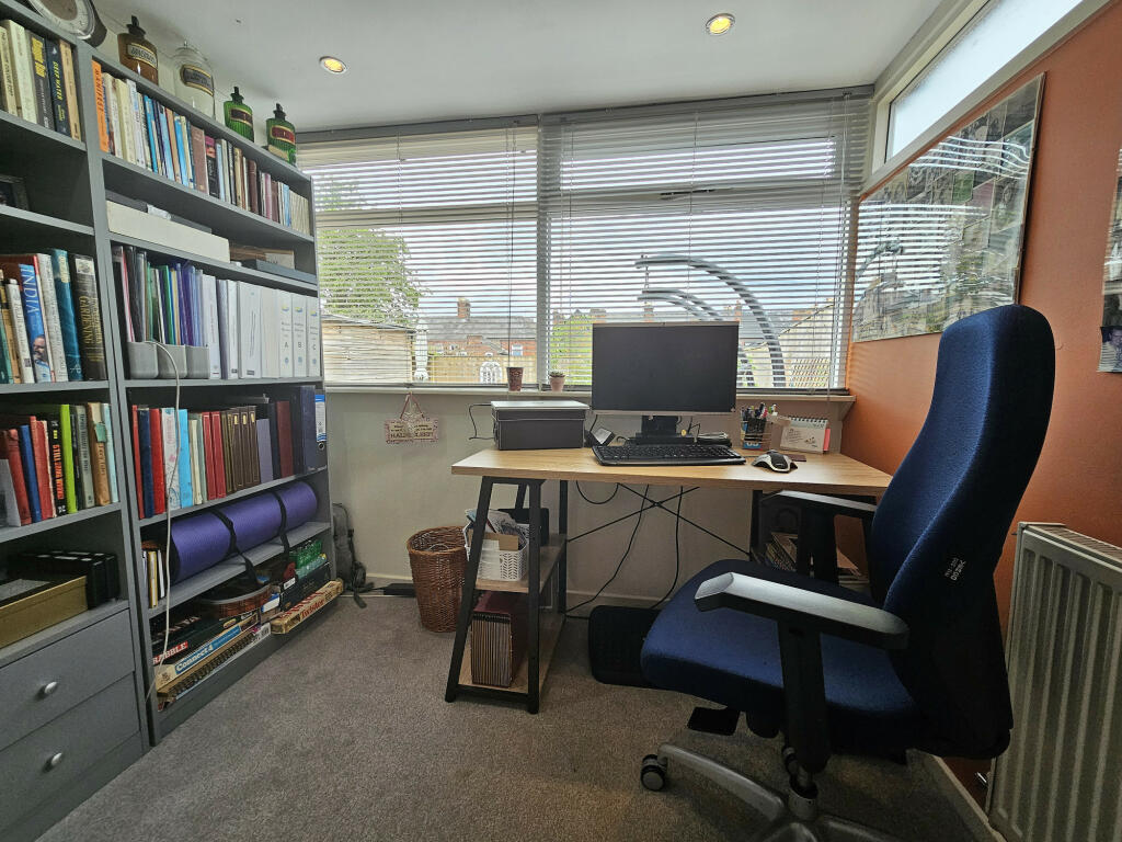 Study (lean to)