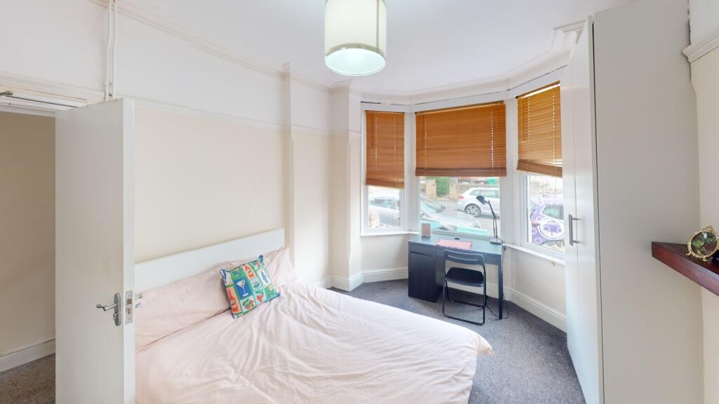 57-Leslie-Road-Bedroom 1