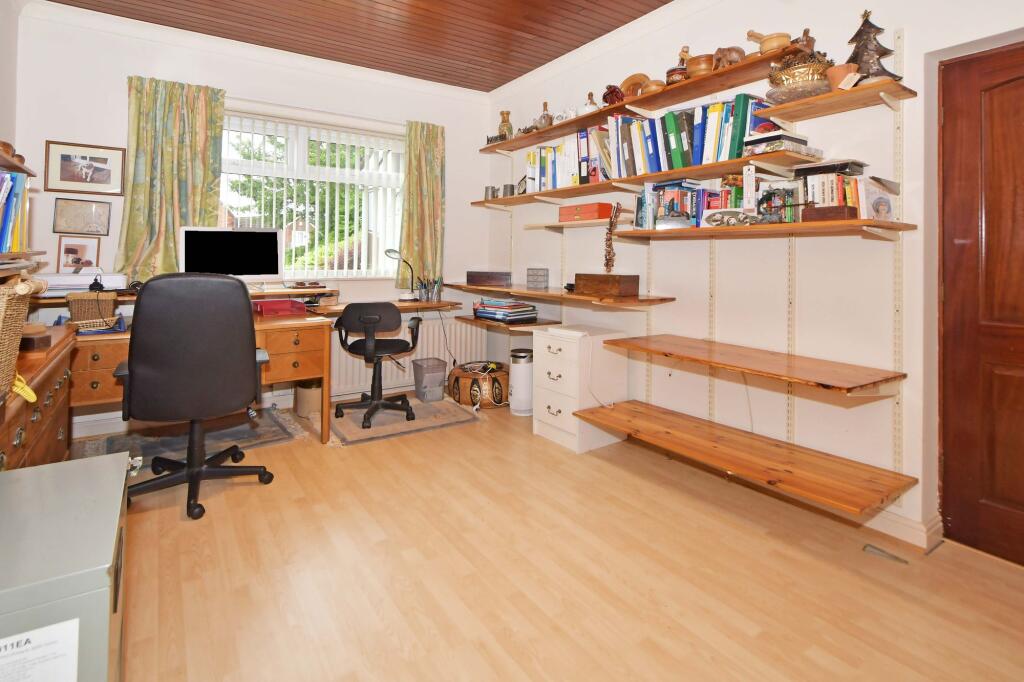 Bedroom four/ Study
