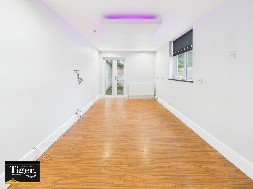 CAM02176G0-PR0723...