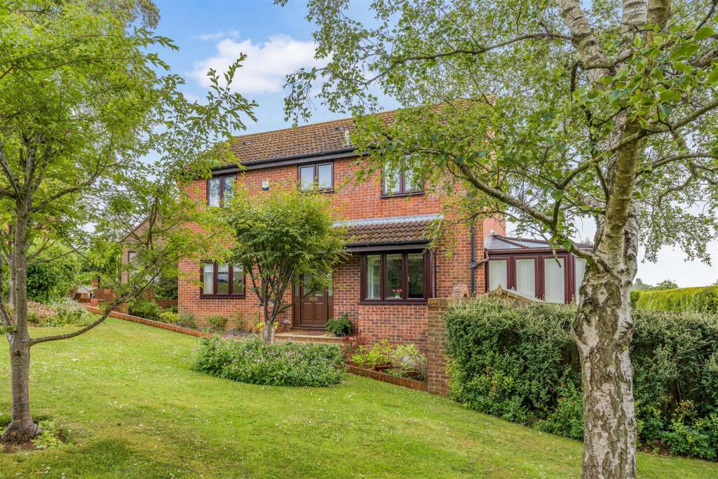 31 Foscote Rise -3.jpg