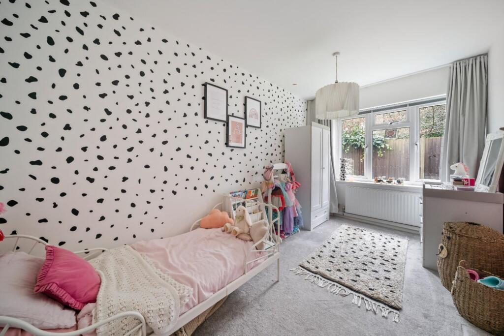 2 Courtfield Ph8.jpg