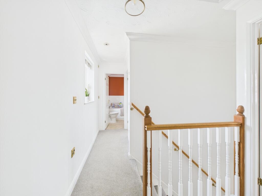 22. CAM04922G0-PR0014-STILL016