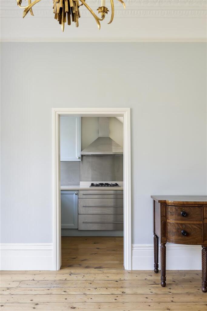Agent &amp; Homes-29 Marloes Road-8_Hi.jpg