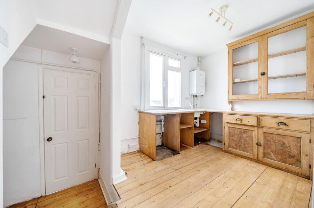 1311511-5-68516bc...