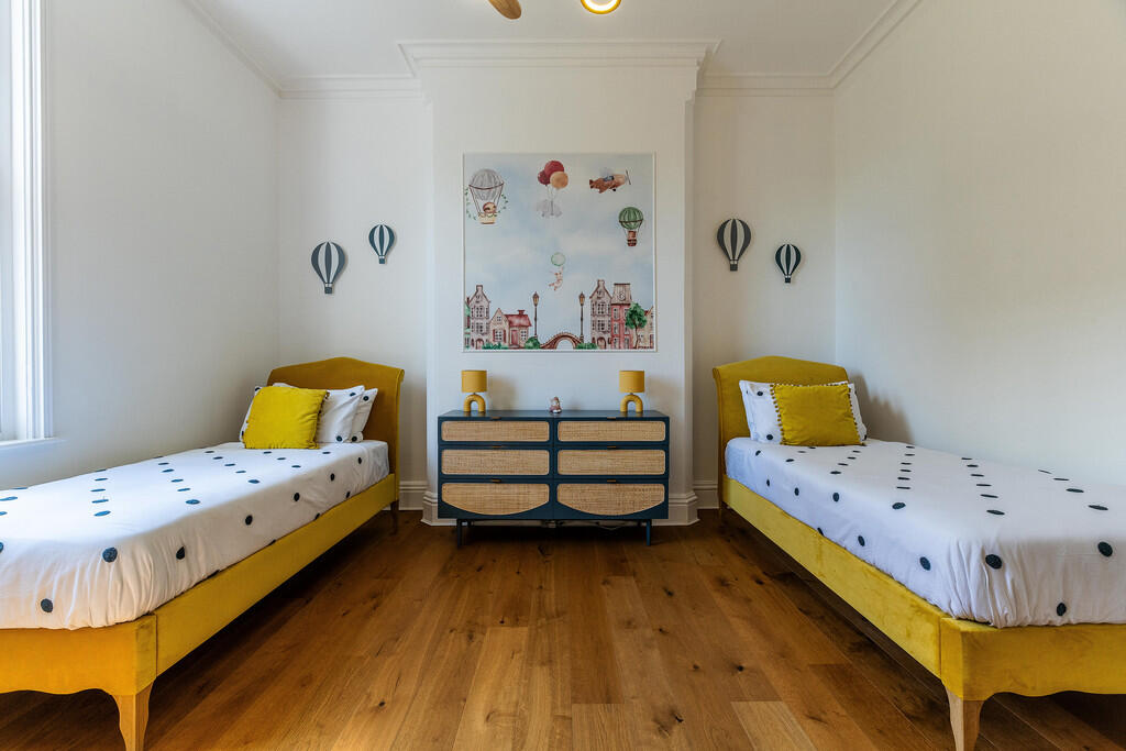 2 Elmhurst House ...