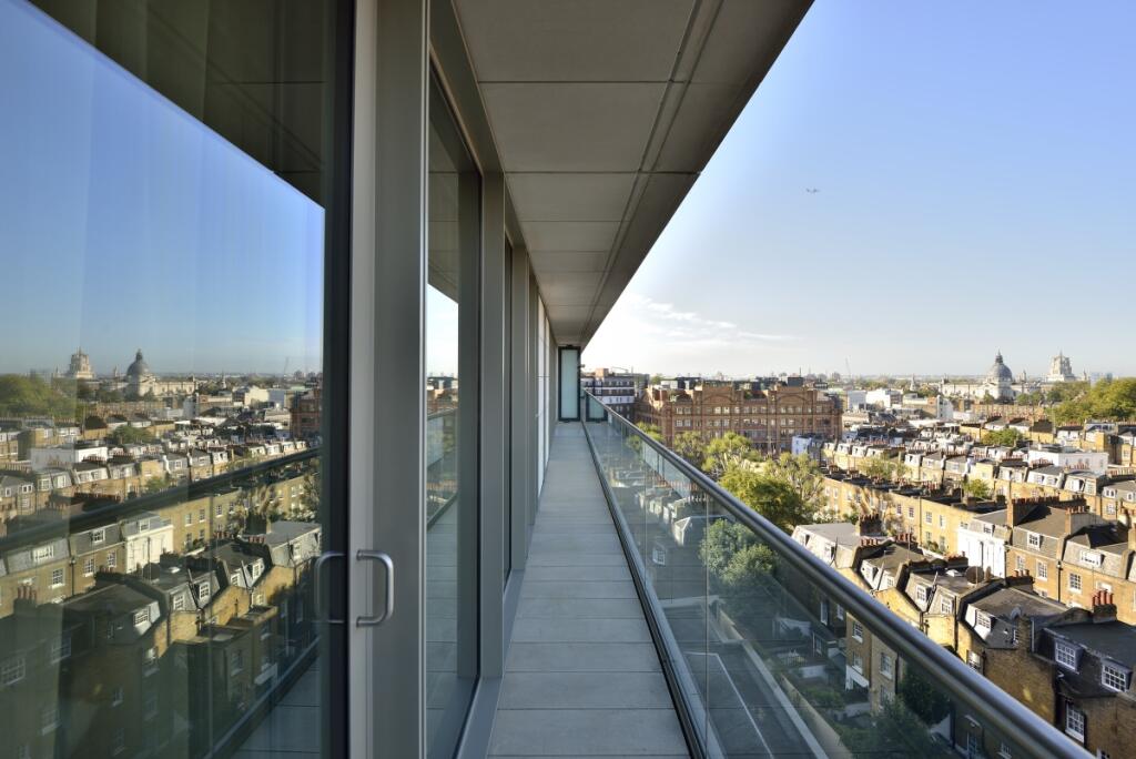 805-THE-KNIGHTSBR...