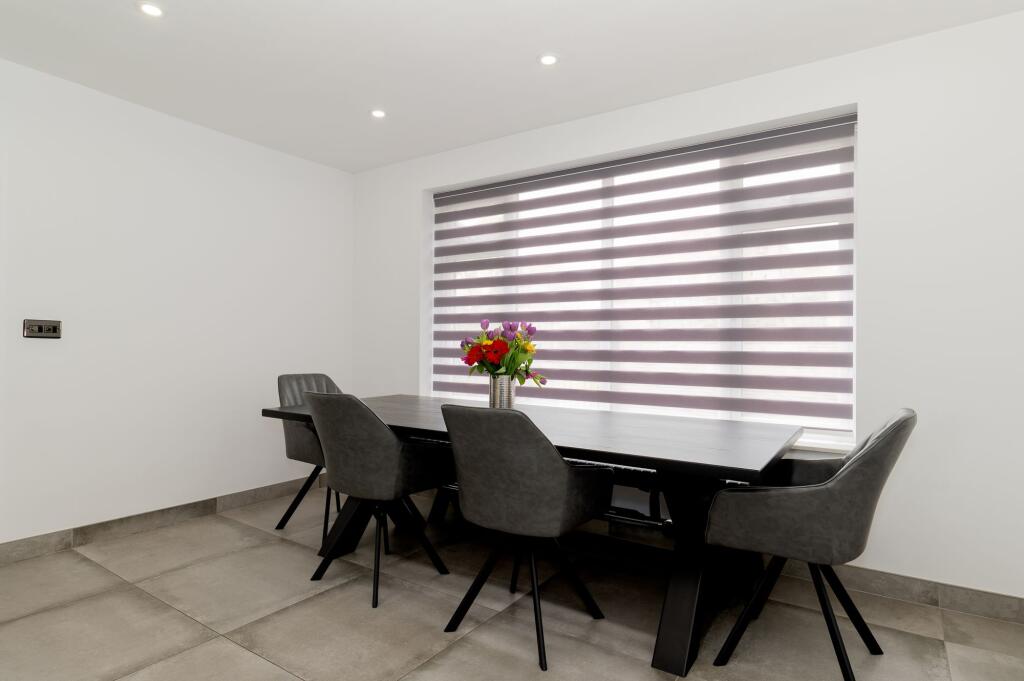OPEN PLAN KITCHEN AND DINING ROOM