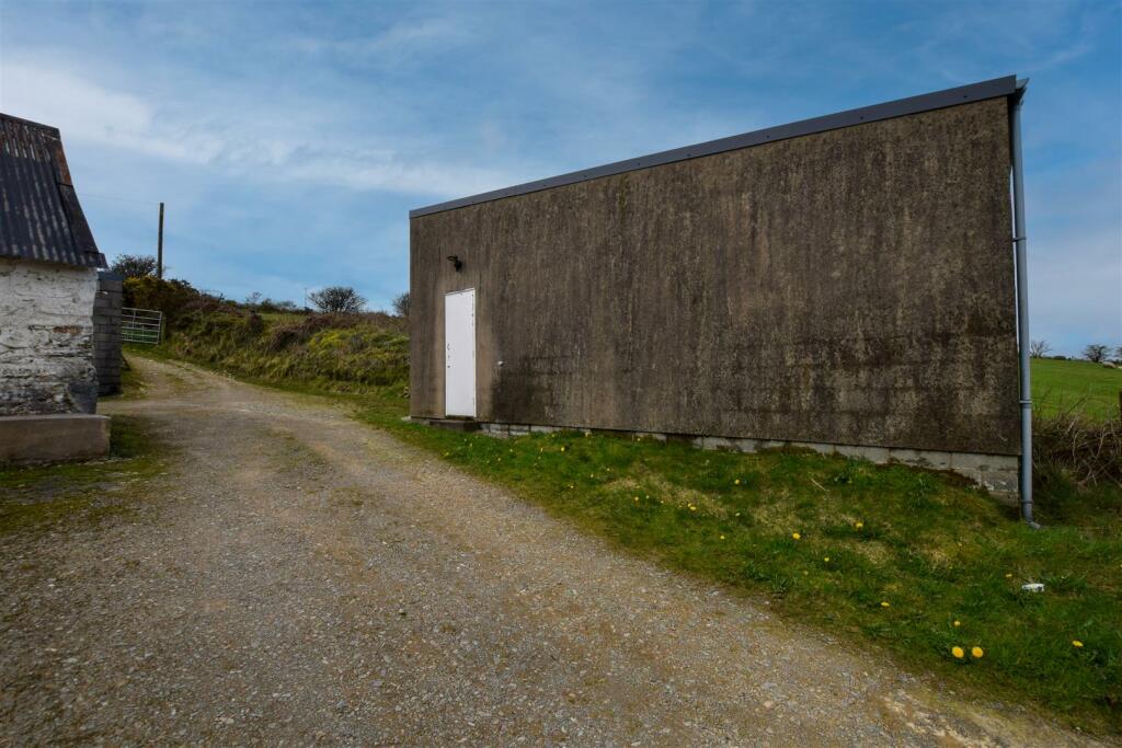 Single Large Garage