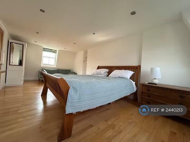 Dual Aspect Master Bedroom