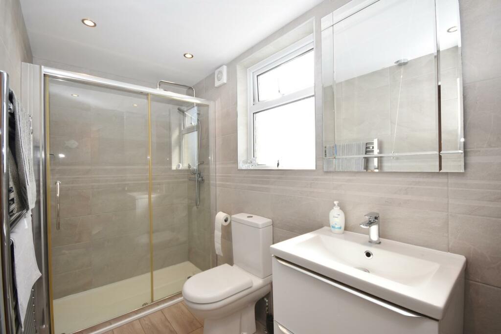 BATH SHOWER 2.JPG