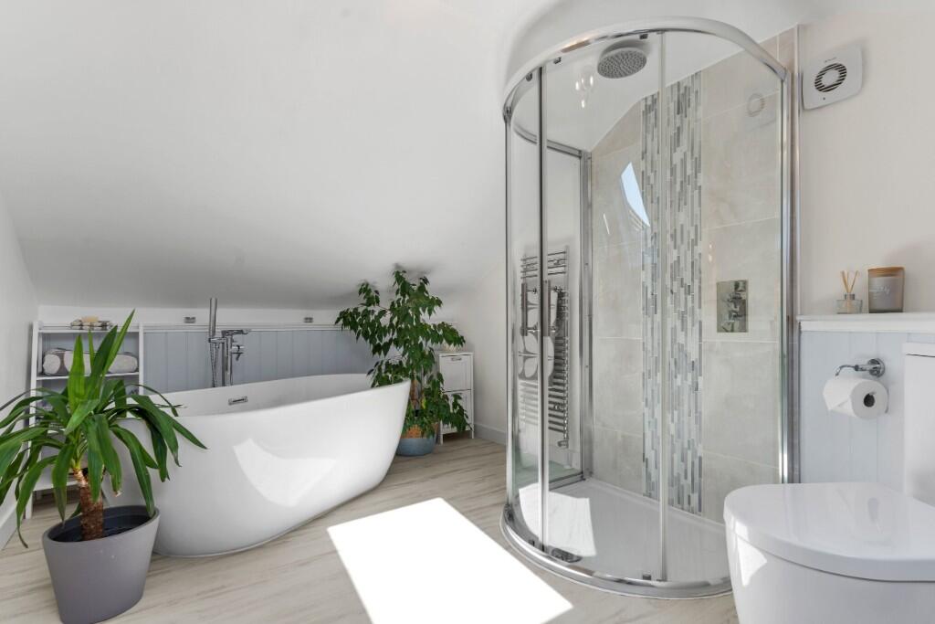 Master En-Suite