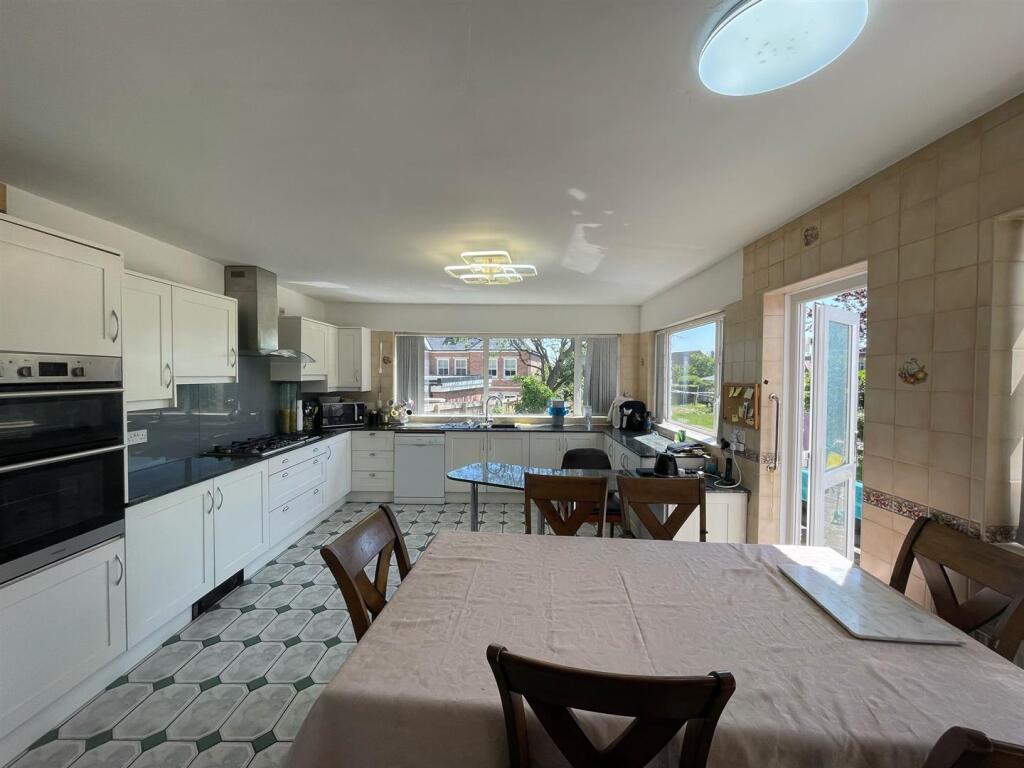 Kitchen / Diner