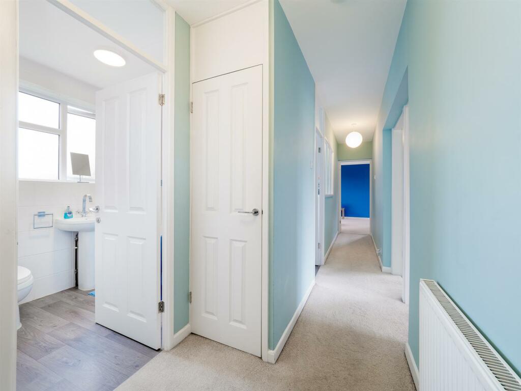 Flat 13 Brookhurst Court-15.jpg