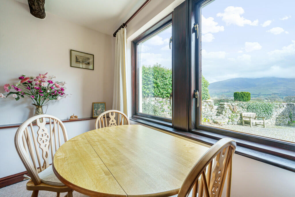 Living / Dining R...