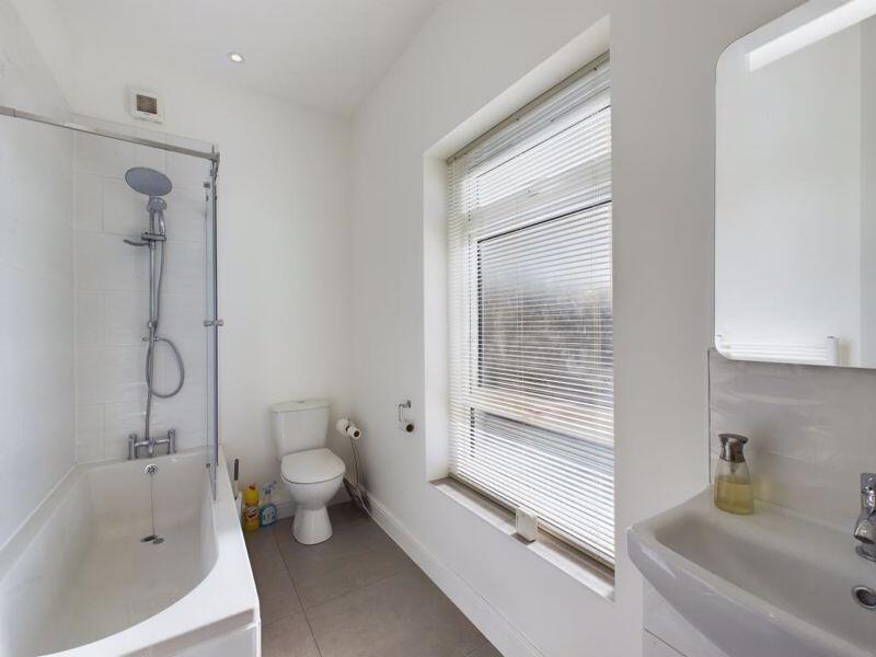Main bathroom