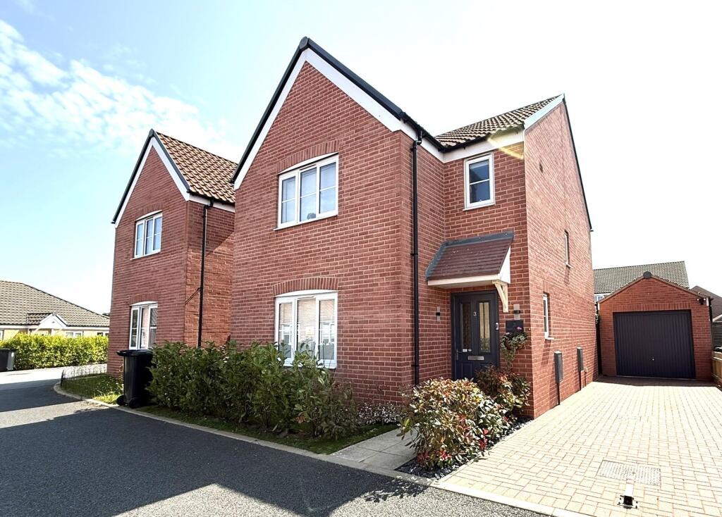 THREE BED DETACHED FOR SALE