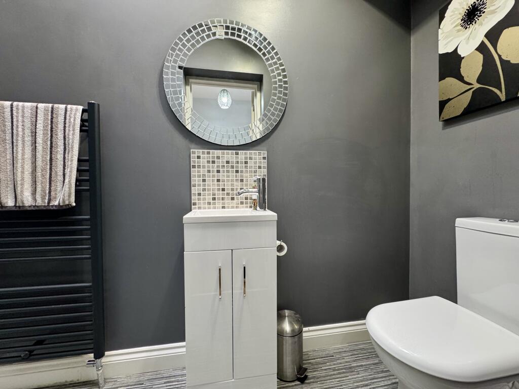 g/f shower/w.c