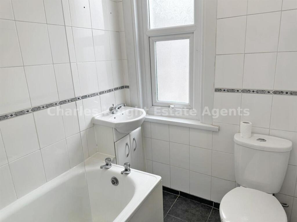 bathroom_watermarked.jpg