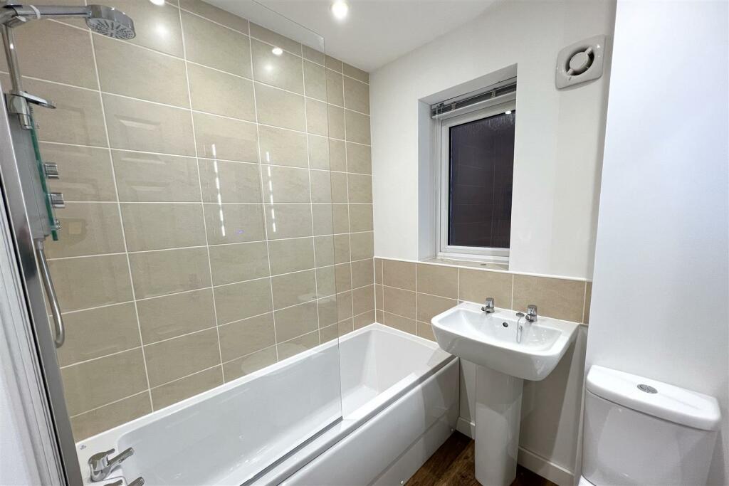 Bathroom.JPG