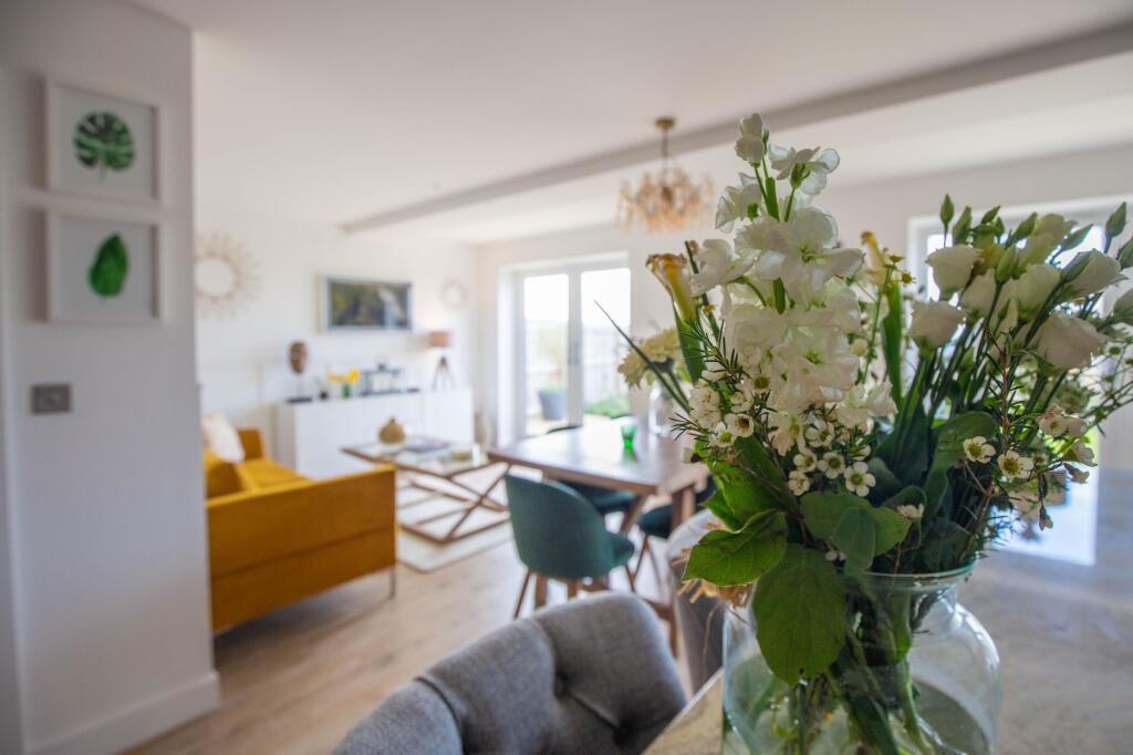 Kitchen/ Living Room