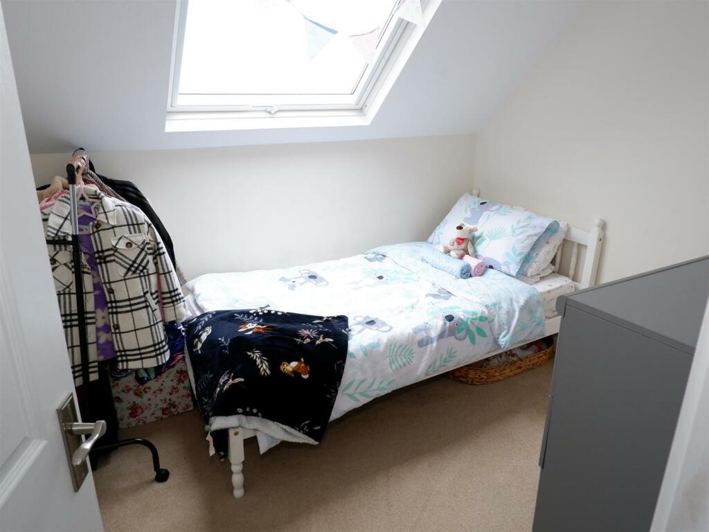 Bedroom 3: