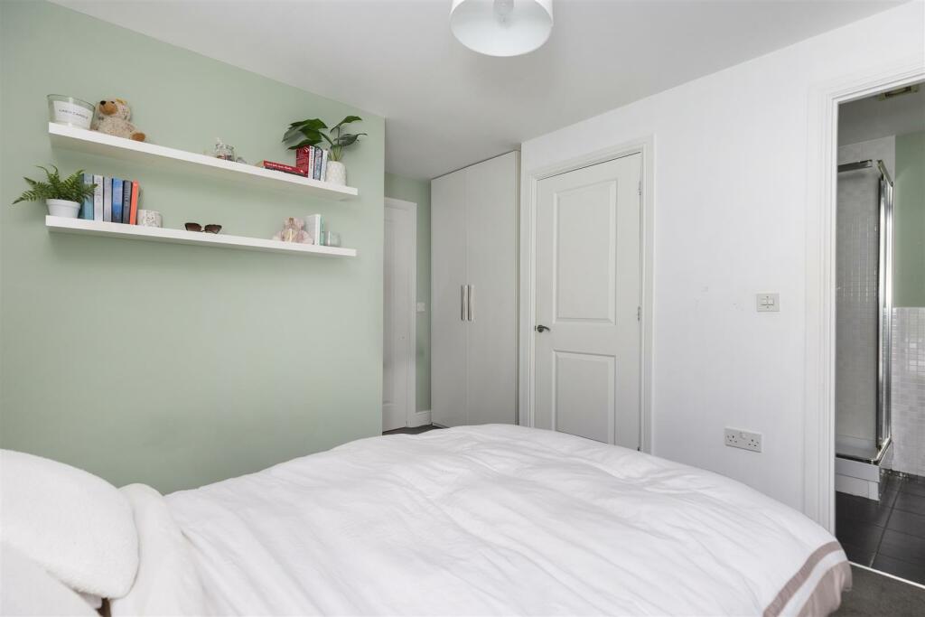 Bramleys Estate Agents - Plover Road - Lindley (27