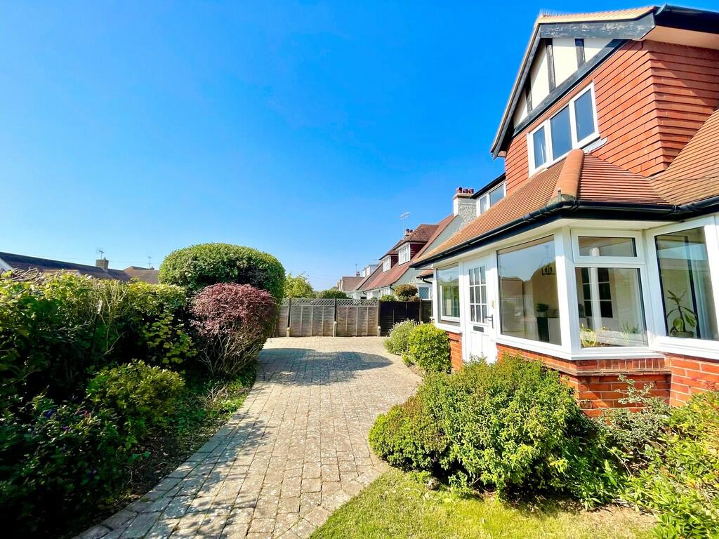 2 Cudlow Front Ga...