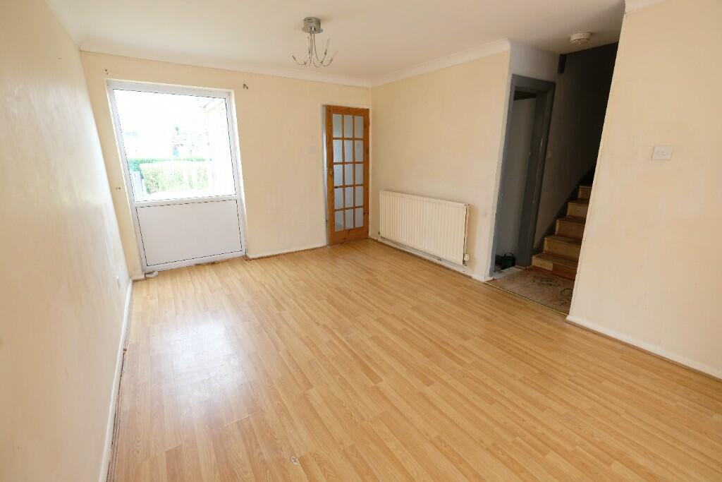 SITTING/DINING ROOM