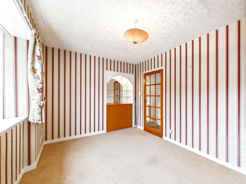 Dining Room/ Bedroom 3