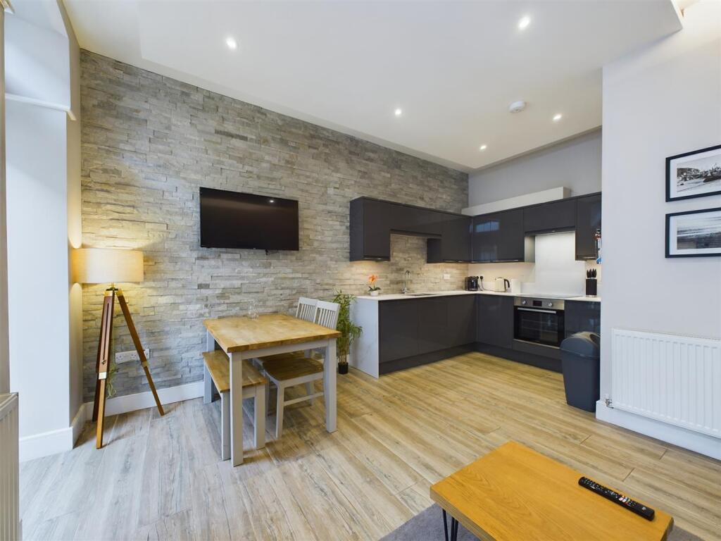 Lounge Kitchen 2