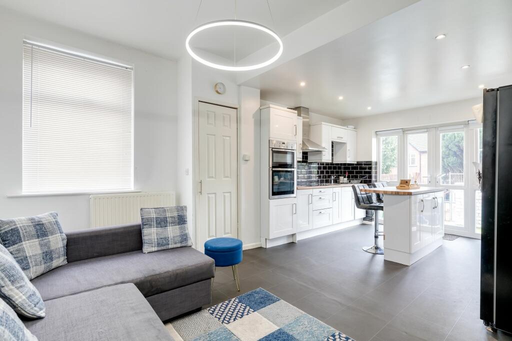 Kitchen diner / family room