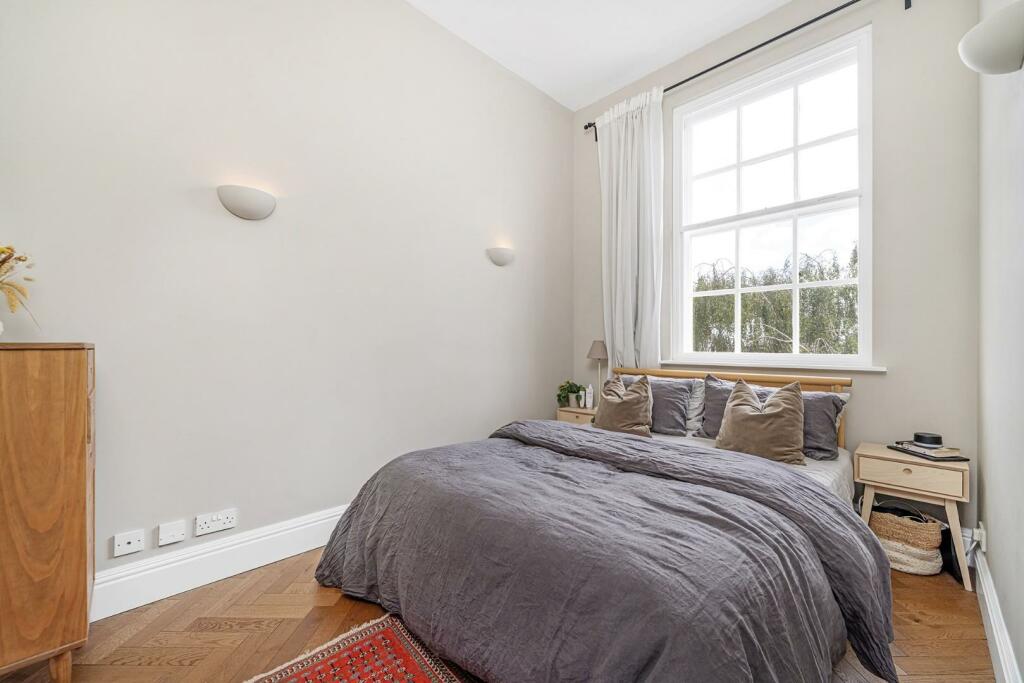 Principal bedroom (2).jpg