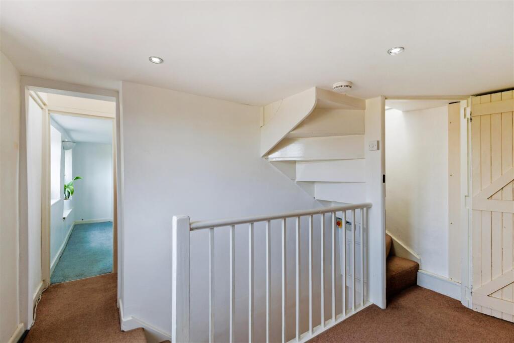 90351_31-Bisley-Old-Road  (12).jpg