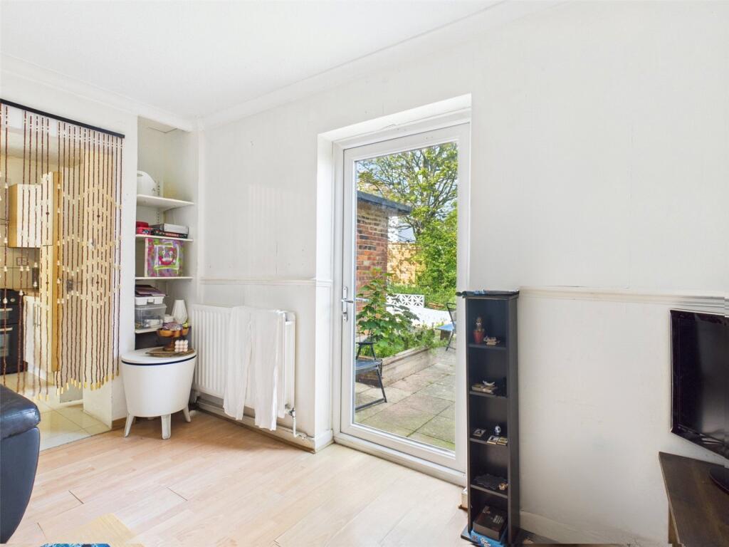 Lounge-House-To-Rent