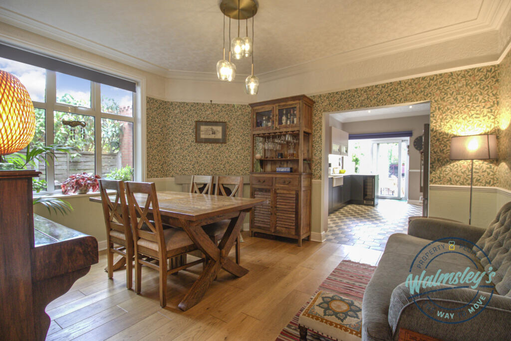 Dining towards kitchen