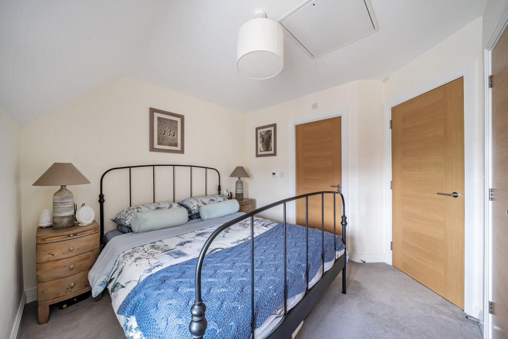 1363069-9-68e7b74...