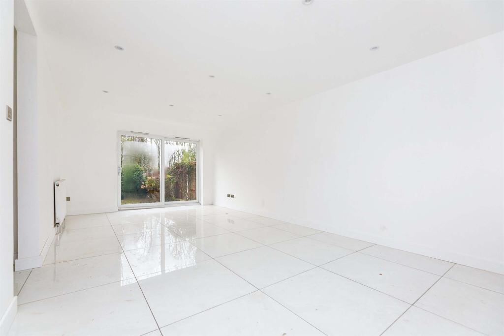 2096_RTF112260_IMG_0