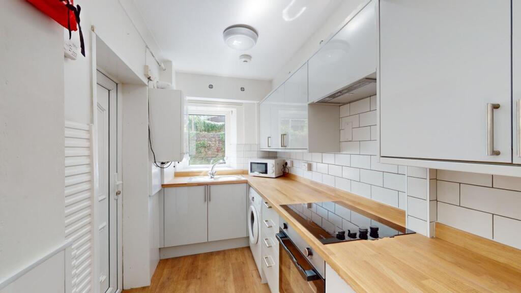 161-Whitham-Road-Kitchen, pic 1.jpg