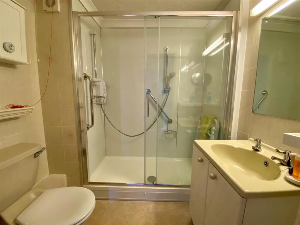 43SOUTHSHOWER.jpg